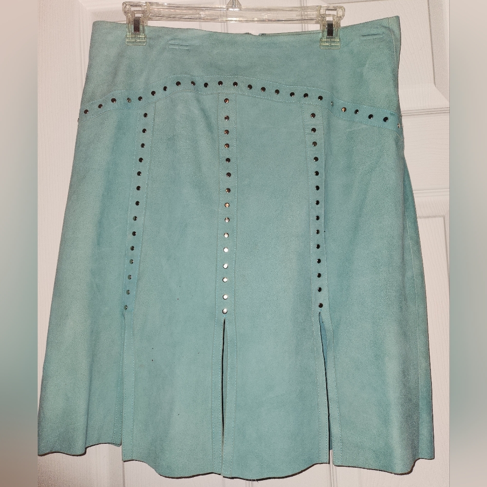 Cache Turquoise Suede skirt with silver details. size 10 (fits like a US 8)